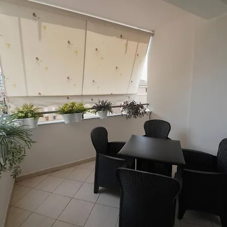 22°bs *pazari View تيرانا