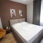 22°bs *pazari View Apartment Tirana